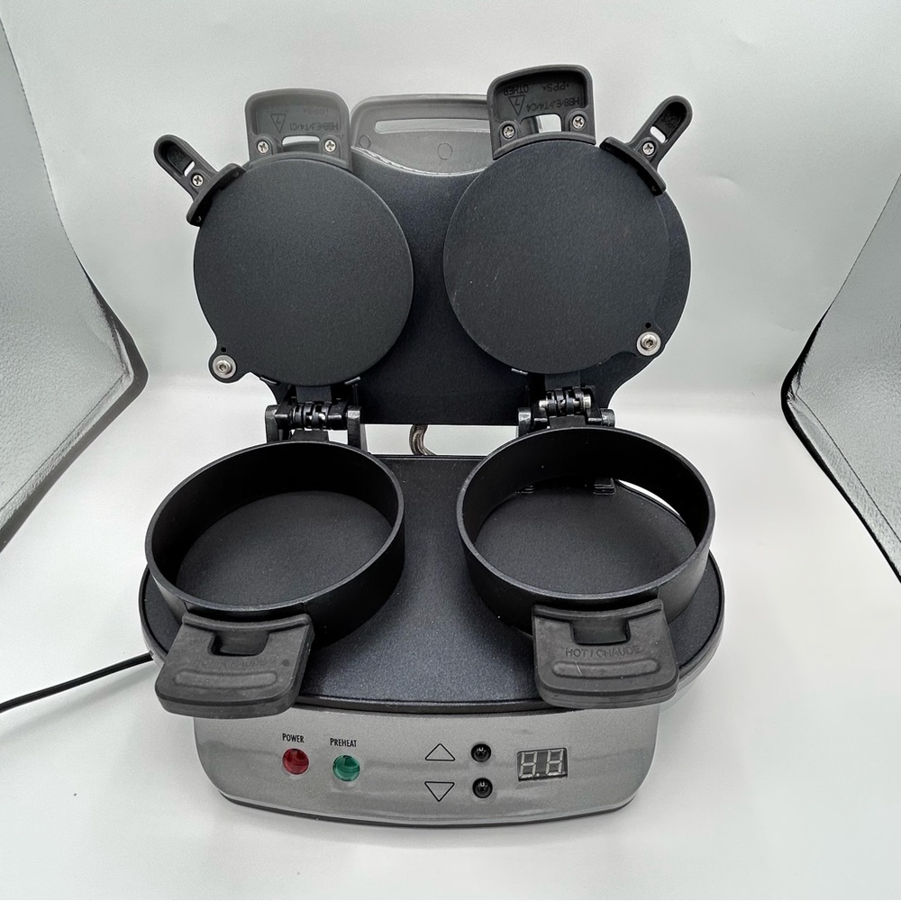 Electric Double Sandwich Maker - Silver and Black - Picture 4 of 7